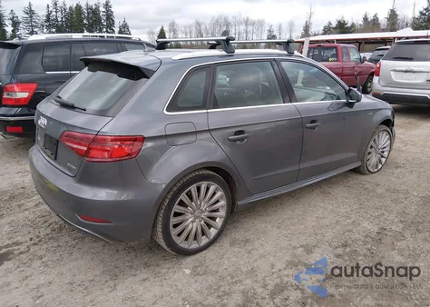 2017 Audi A3 E-Tron 1.4T Premium z USA, uszkodzony, nr VIN WAUTPBFF4HA134240